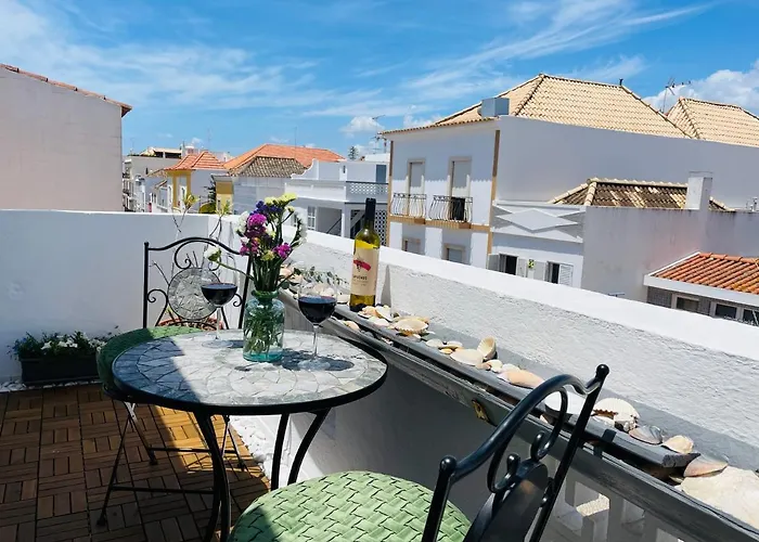 Central Tavira Apartment With Balcony, Casa Cristina
